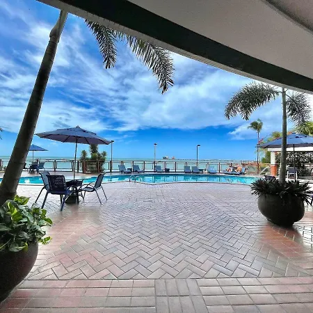 Iate Plaza, Vista Completa Da Orla De Fortaleza (Ceara)
