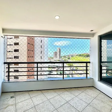 Iate Plaza, Vista Completa Da Orla De Fortaleza (Ceara)
