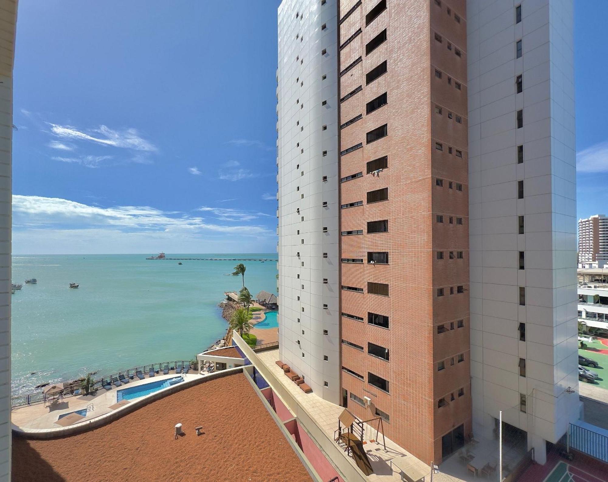 Iate Plaza, Vista Completa Da Orla De * Fortaleza (Ceara)