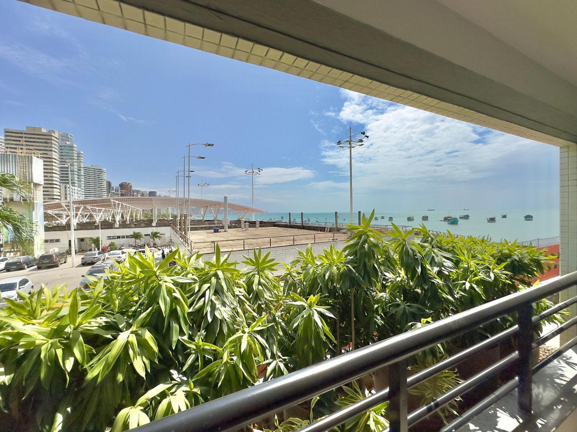 Iate Plaza, Vista Completa Da Orla De * Fortaleza (Ceara)